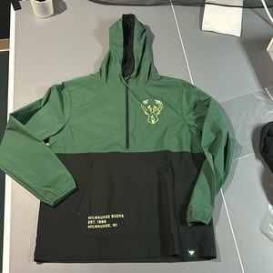 Fanatics mens Milwaukee bucks lightweight hoodie premium material half zip LARGE